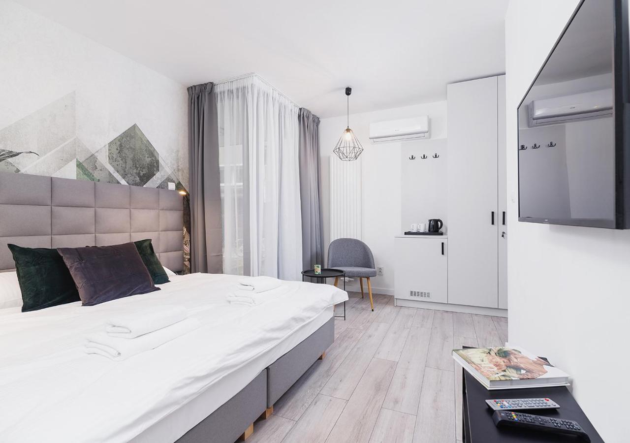 Wow! Aparthotel By Krakowmyplace Экстерьер фото