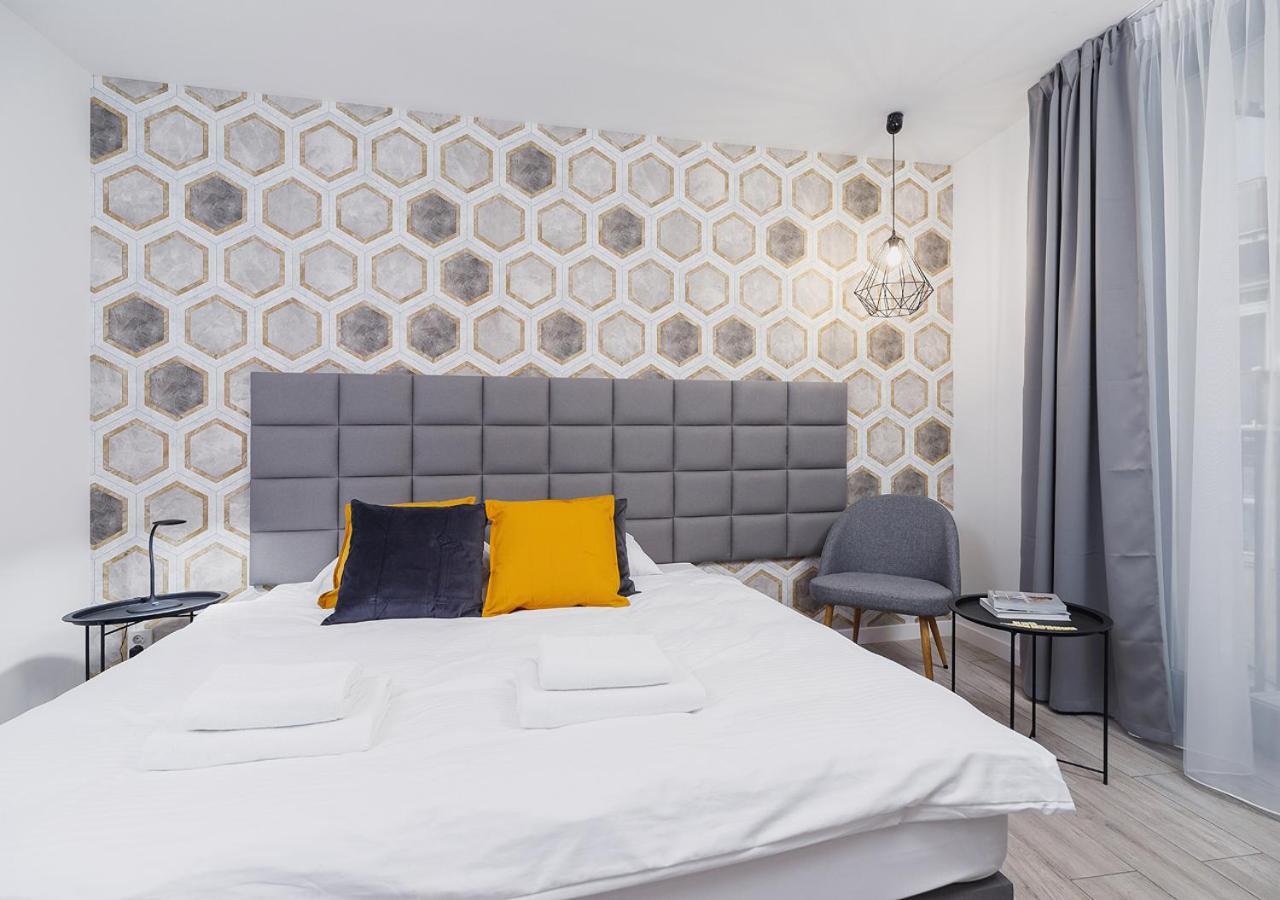 Wow! Aparthotel By Krakowmyplace Экстерьер фото
