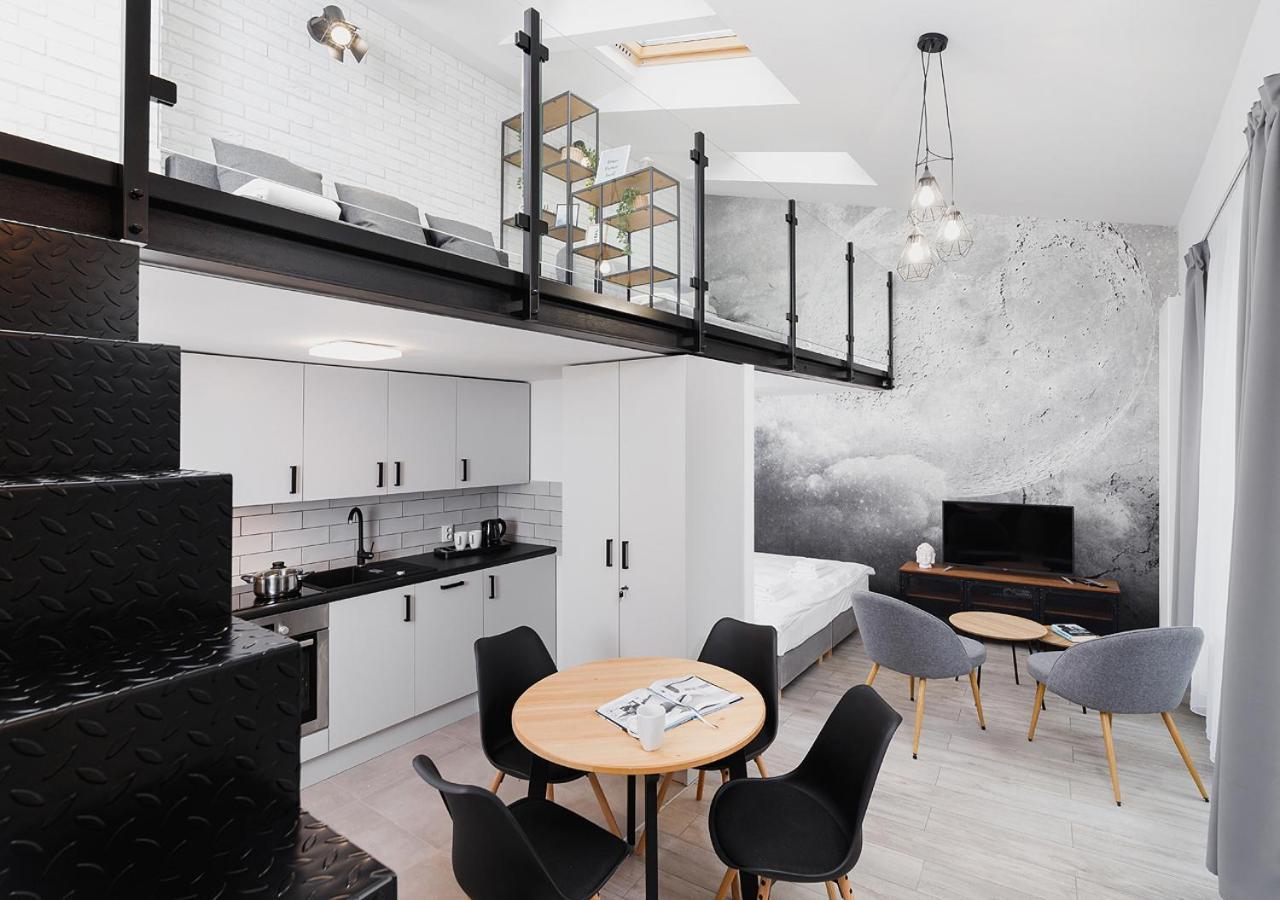 Wow! Aparthotel By Krakowmyplace Экстерьер фото