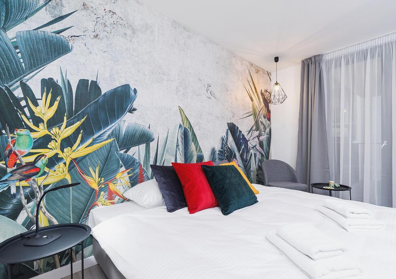 Wow! Aparthotel By Krakowmyplace Экстерьер фото